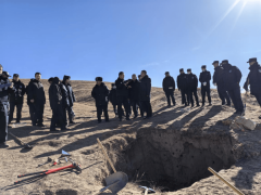 <b>80名警力挖掘40立方米土壤找到16年前人的部门遗</b>