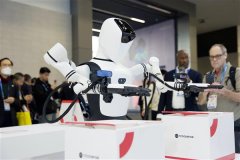 CES最强demo辞别遥控器！速腾聚创的机械人能“自